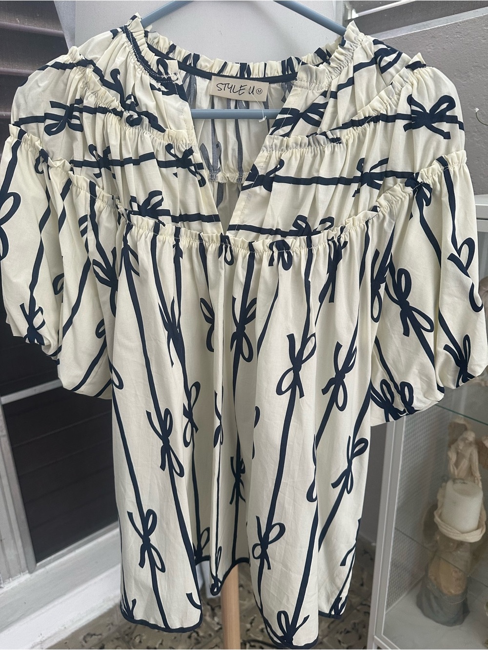 Style U Cream Black Bow Print Balloon Sleeve Blouse Size M